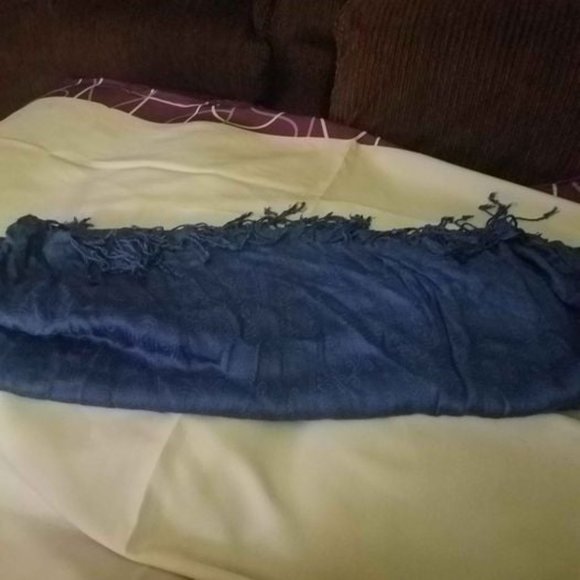 Blue Scraf - Picture 2 of 12